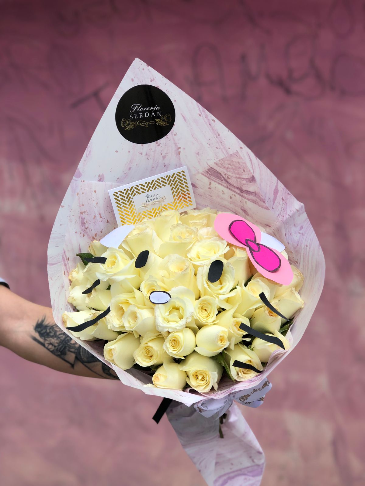 Ramos de 24 rosas personalizados