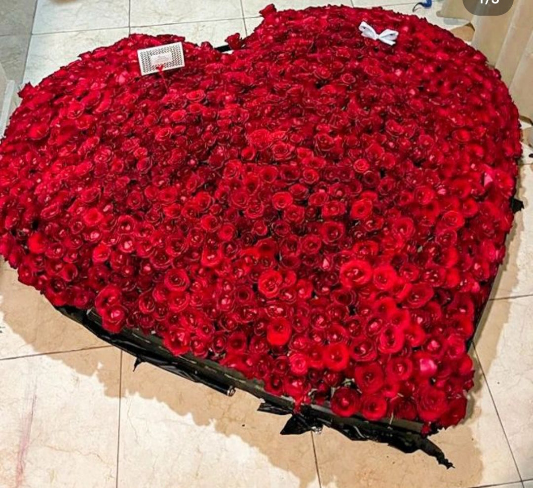 Corazón gigante de 1000 rosas